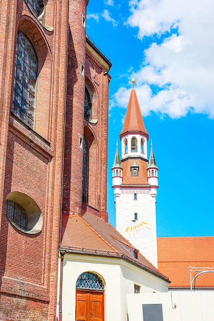 Tour de l'horloge du zodiaque à l'ancien hôtel de ville dans le centre-ville de Munich, Allemagne