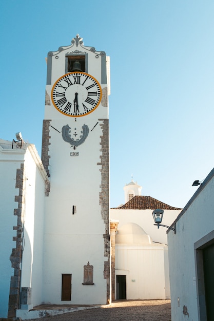 tour de l'horloge à tavira portugal