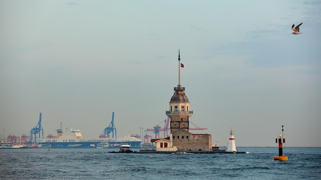 Photo la tour des maidens istanbul turquie