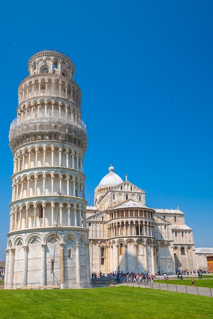 La tour penchée, paysage urbain du centre-ville de Pise en Italie. Célèbre attraction touristique