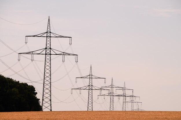 Tour de transmission électrique à haute tension