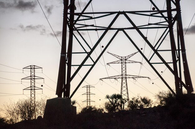 Tour de transmission électrique à haute tension