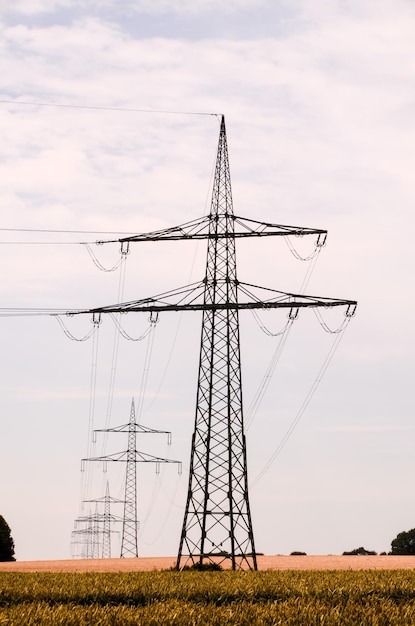 Tour de transmission électrique à haute tension