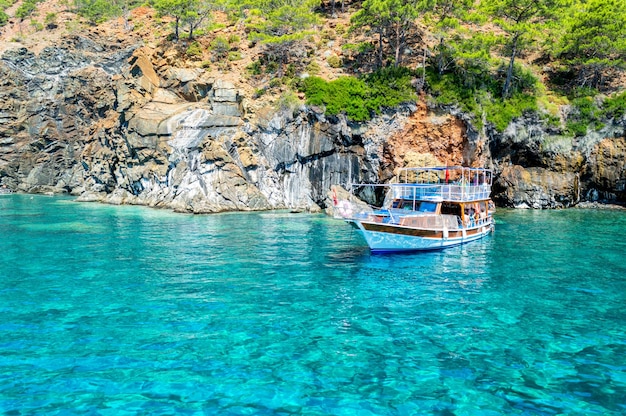 Le tour en yacht vers la Turquie Maldives à la célèbre mer bleue à Suluada