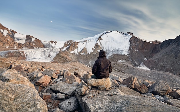 Touriste à la montagne