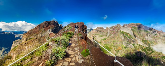 Touriste à Pico do Arieiro