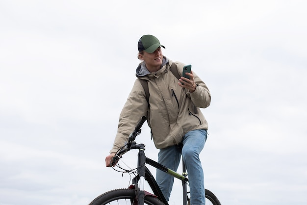 touriste à vélo