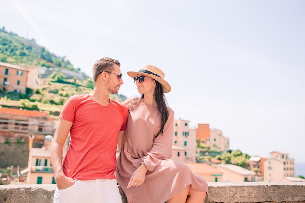 Touristes, Regarder, Vue Panoramique, De, Riomaggiore, Cinque Terre, Ligurie, Italie