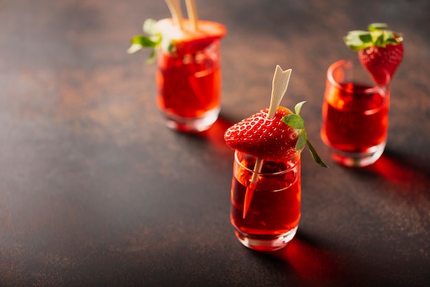 Tourné avec de la vodka aux fraises