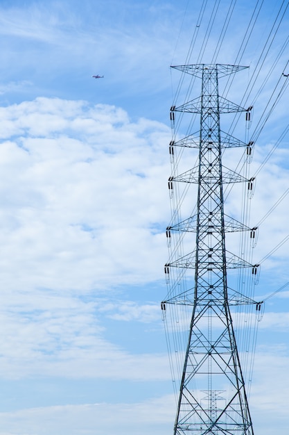 Tours à haute tension.