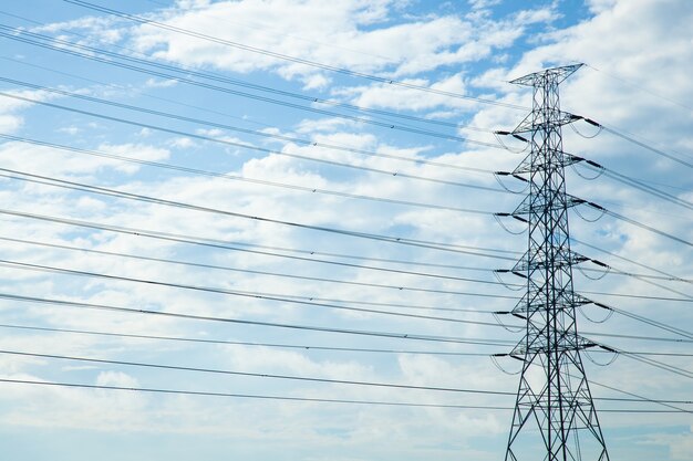 Tours à haute tension.