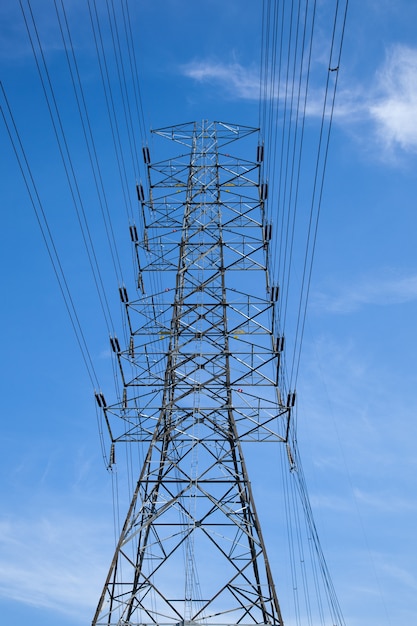 Tours à haute tension.