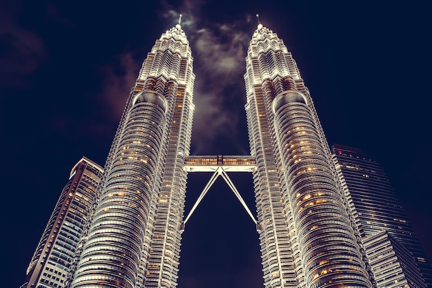 tours Petronas