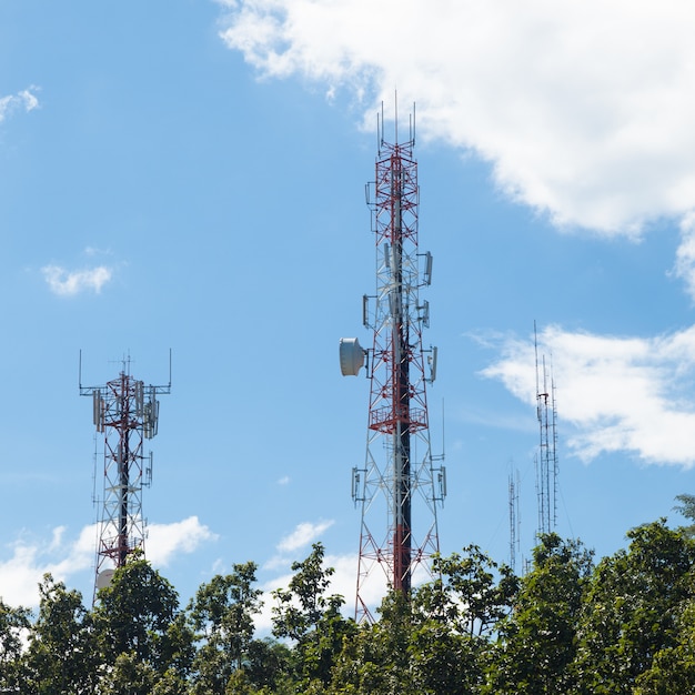 Tours de télécommunication