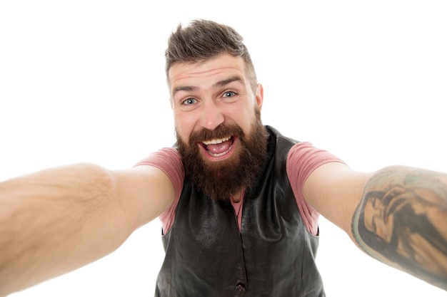 Tout va bien, attendez et voyez Concept de recommandation de produit Toilettage de la barbe Coiffage de la barbe et de la moustache Tendance de la mode toilettage de la barbe Gars exprimant le succès Hipster avec barbe mec brutal