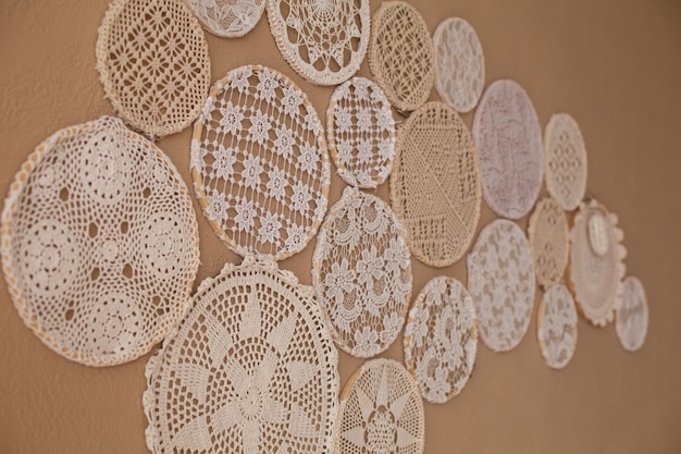 Photo toutes sortes de lacets à tricoter avec différentes symétries