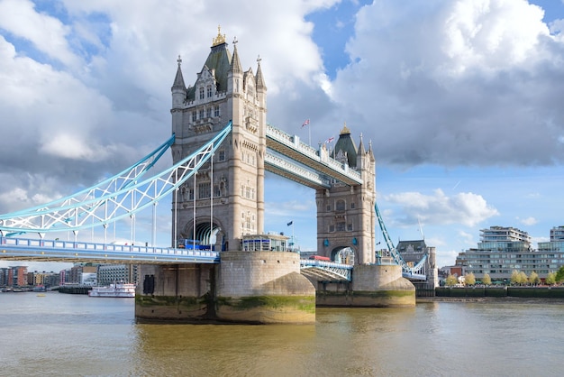 Tower Bridge à Londres