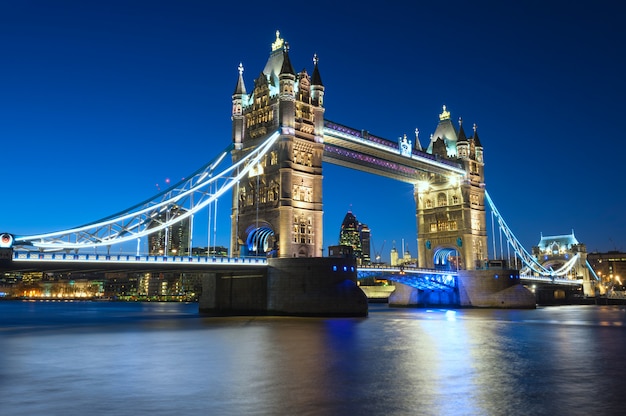 Tower bridge à Londres