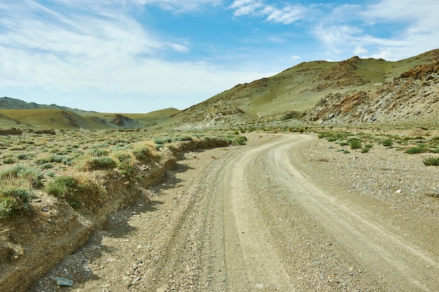 Tract Ulyastayn-Khudo, Mountain Road, Mongolie