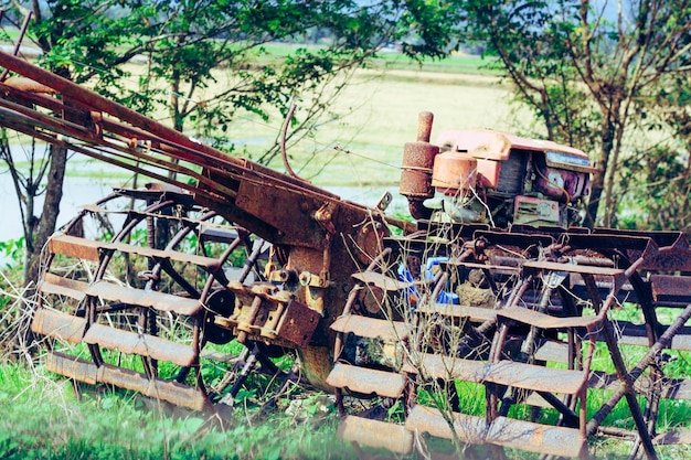 Tracteur de paddy cassé