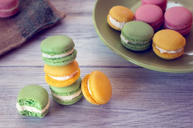 La tradition française - des macarons colorés