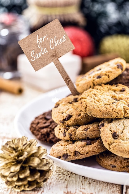 Tradition de Noël américain, cookie pour le Père Noël sur plaque, avec texte anglais : Pour le Père Noël