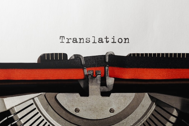 Photo traduction de texte tapé sur une machine à écrire rétro
