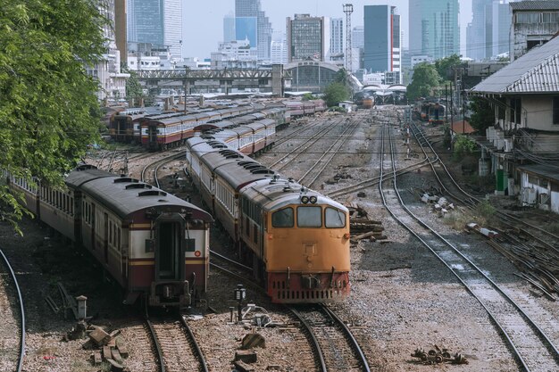 Train classique de la gare de Bangkok