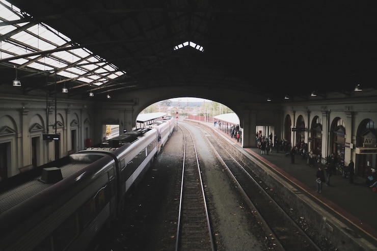 Photo le train à la gare
