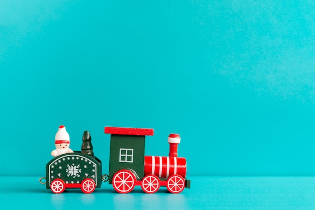 Train de Noël pour enfants sur fond bleu, Joyeux Noël Concept