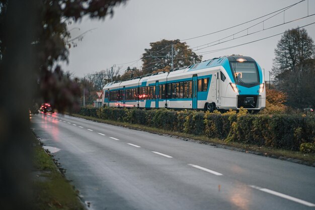 Le train sur la route