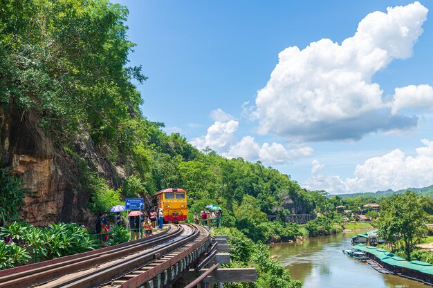 Train à vapeur de locomotive de la province de Kanchanaburi