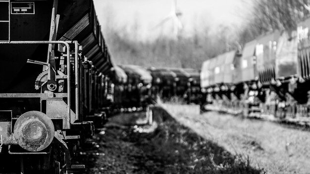 Photo le train sur voie ferrée