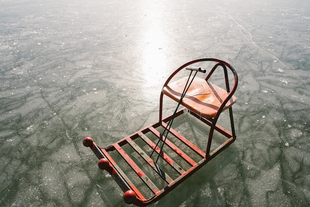 Traîneau sur un lac gelé