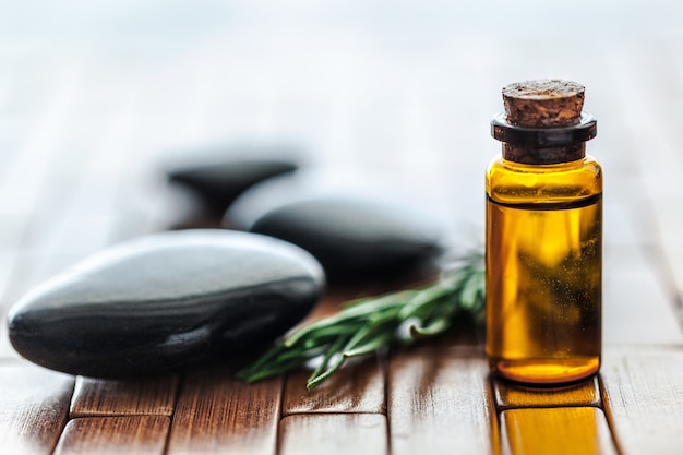 Traitement de spa huile d'aromathérapie thérapie lastone huile de massage aromathérapie marchandise de phytothérapie
