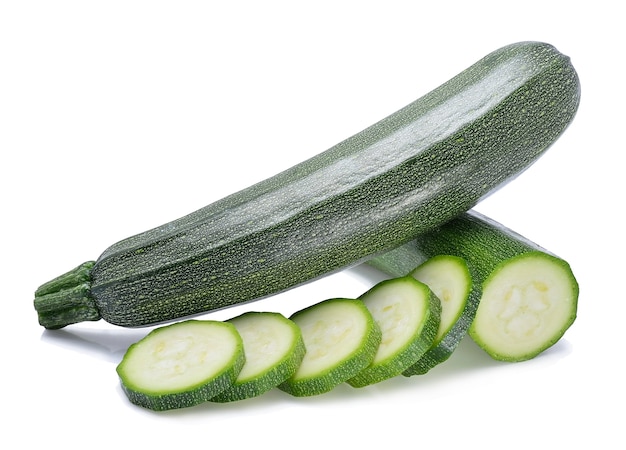 Tranche de courgette sur fond blanc