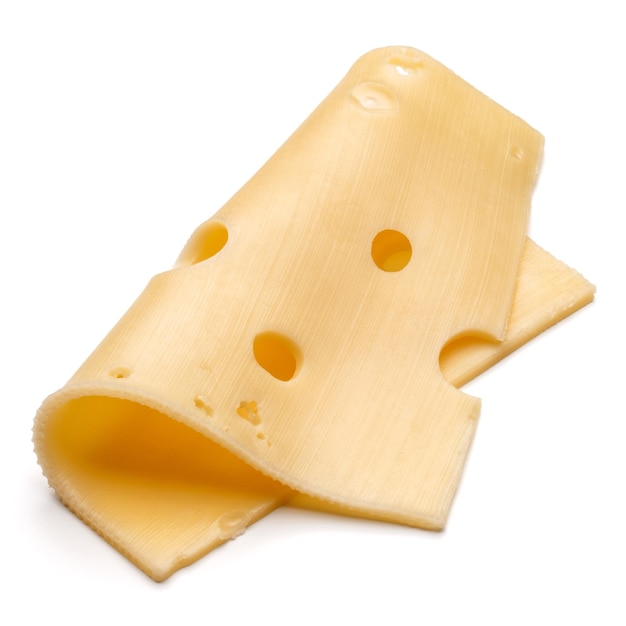 Tranche de fromage isolé sur fond blanc