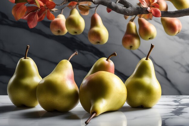 Photo tranche de fruits frais et poires entières à côté d'une branche décorative sur fond de marbre