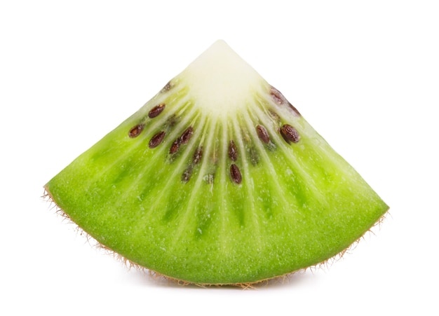 Une tranche de kiwi sucré juteux isolé