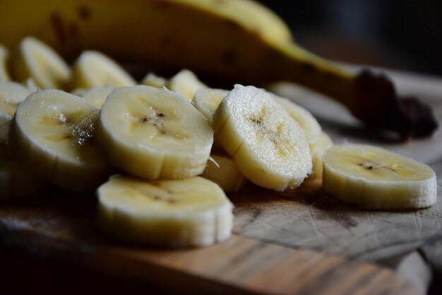 Photo tranches de banane isolées sur la couche alpha