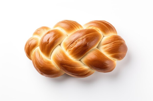 Photo des tranches isolées de pain sucré de pâques sur fond blanc vue de haut challah de brioche tressée désert festif traditionnel