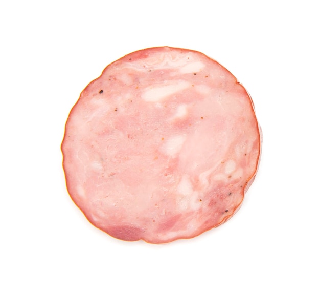 Tranches de jambon fumé wurst isolé sur fond blanc