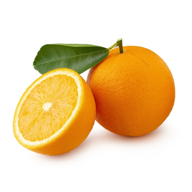 Tranches d&#39;oranges fraîches isolés