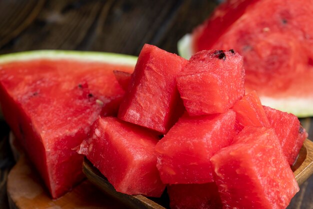 Tranches de pastèque sucrée de couleur rouge