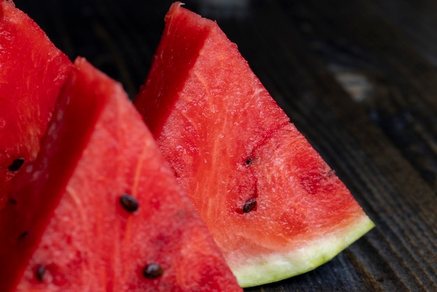 Tranches de pastèque sucrée de couleur rouge