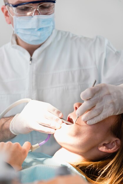 Travail de dentiste