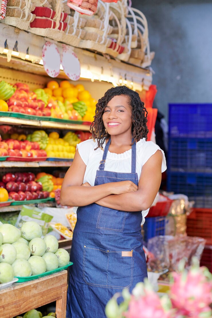Travailleur de supermarché féminin