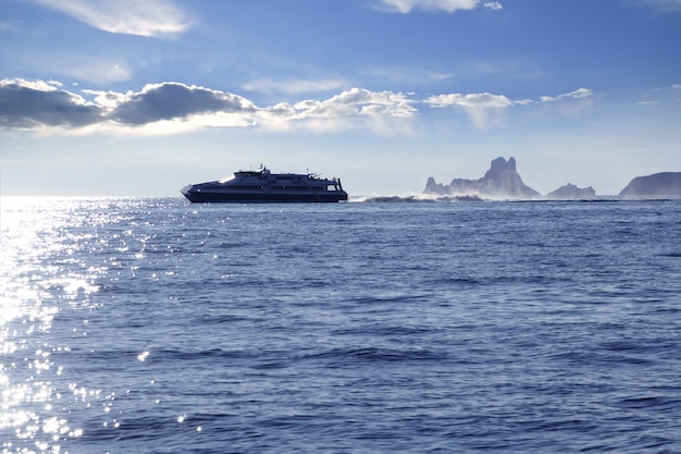 Traversée en ferry Ibiza Formentera Coucher de soleil Es Vedra