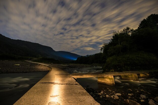 Photo traversée de nuit à faible marée