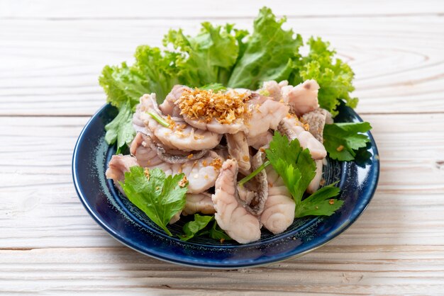 Trempette de poisson bouilli avec sauce